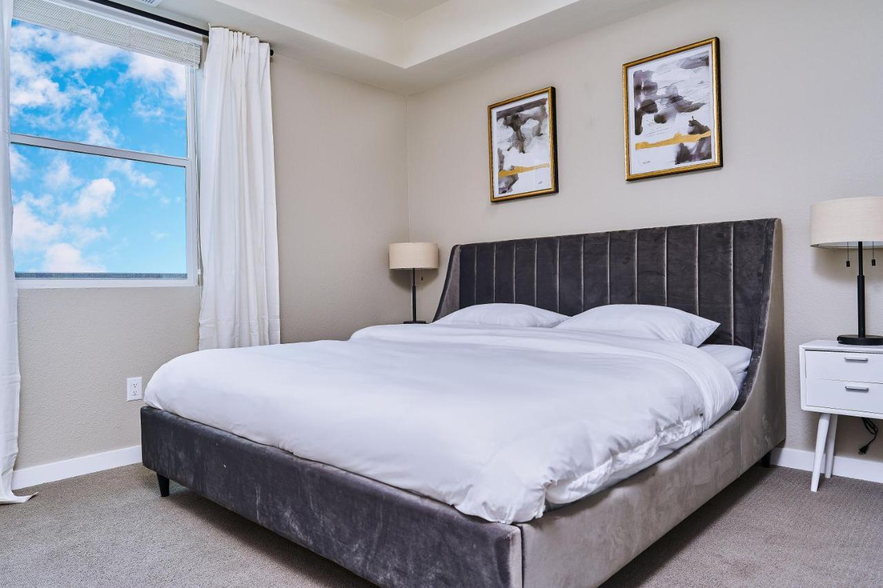 Luxurious 2 King Bedrooms City, & Corner Lake View Sparks Bagian luar foto